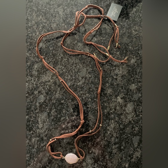 Sparkling Sage Leather Necklace with Rose Quartz Stone - Picture 1 of 15